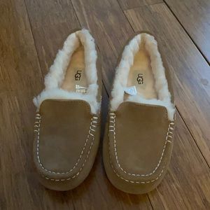 Ugg mocassins